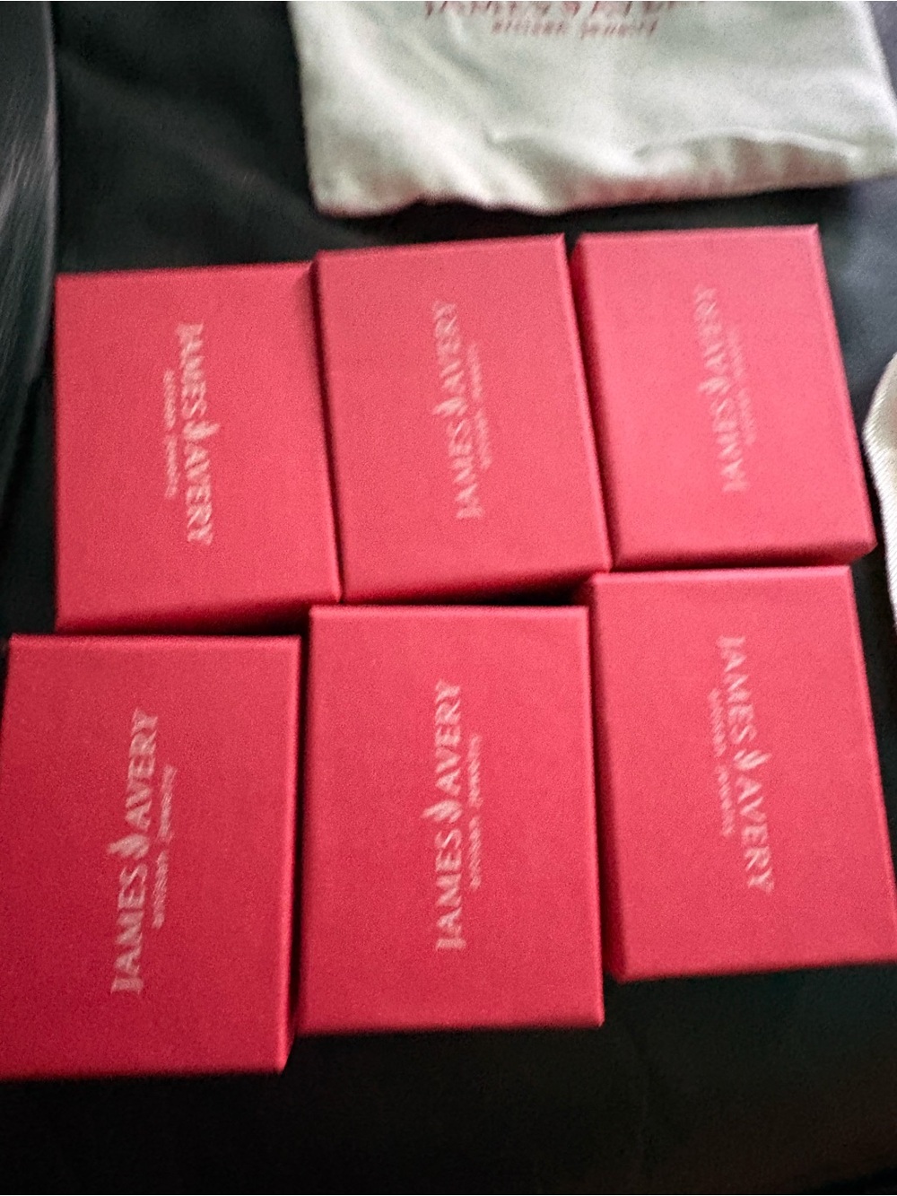 James Avery Red Gift Boxes with Cream Drawstring Pouch - Picture 2 of 4